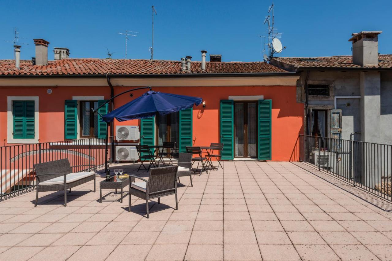 The Roof Life Apartment *
